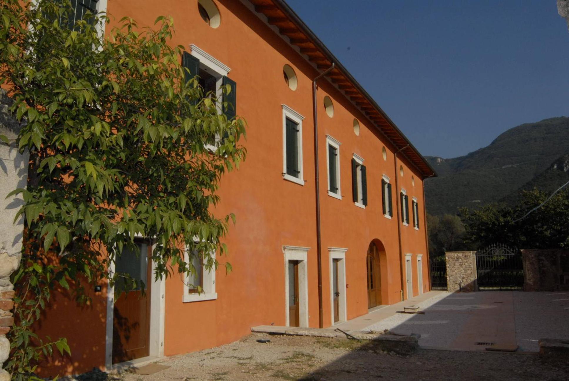 Agriturismo Al Palazzo Rivalta di Brentino Luaran gambar